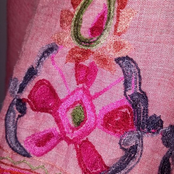 Pink Embroidered Kurti (0426) - Picture 2 of 7